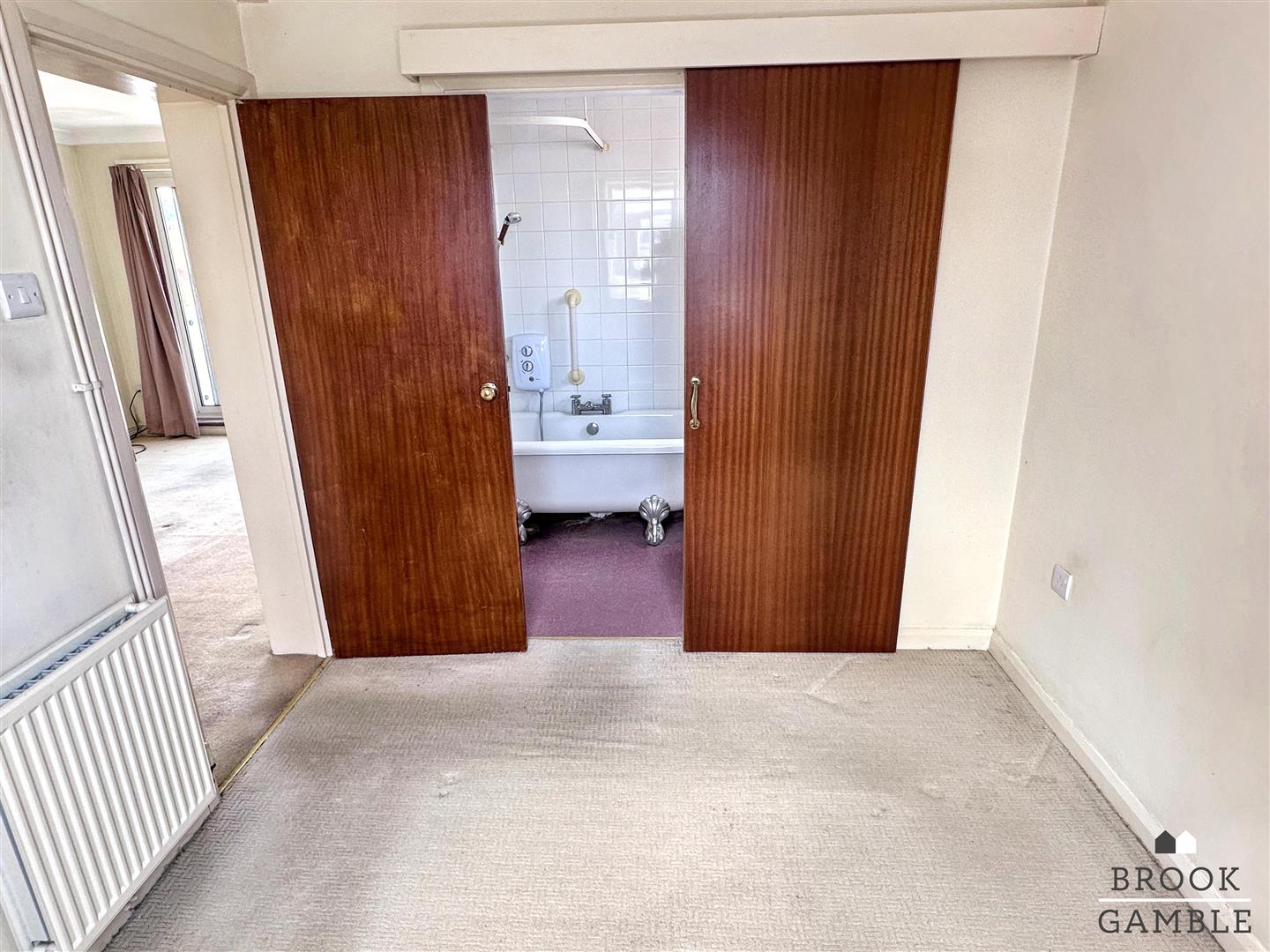 1 Bedroom Flat. Old Orchard Road in Eastbourne,  9